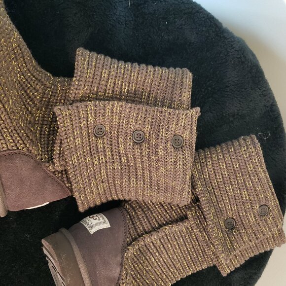 UGG Water Resistant Sweater Boot - Picture 12 of 17